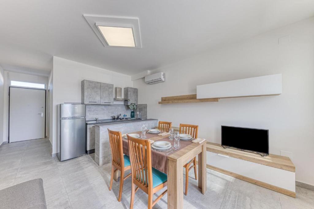 Residence Mia Amelie ตอร์เร ซาน จิโอวานนิ อูเจนโต ภายนอก รูปภาพ